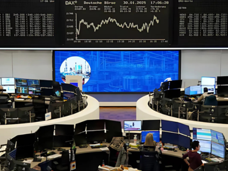 European stocks will decline as Trump's 25% tariff plan triggers fears of a trade war with the EU
