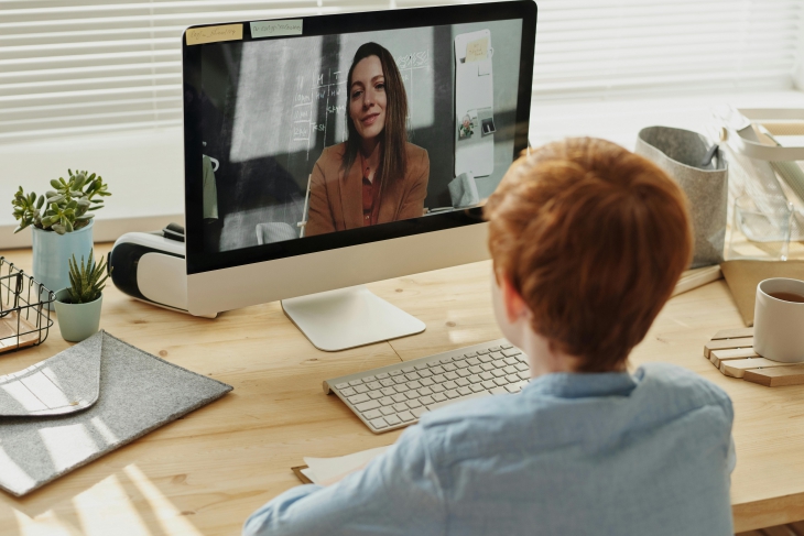 Online Courses Teacher recording a lesson