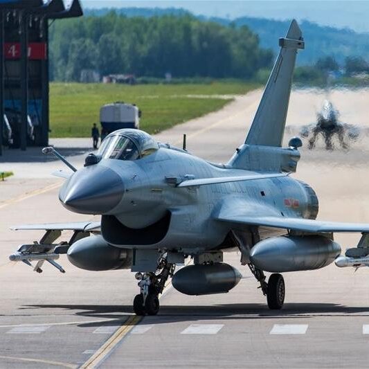 Comparison of J-10C vs Dassault Rafale 1 J 10C