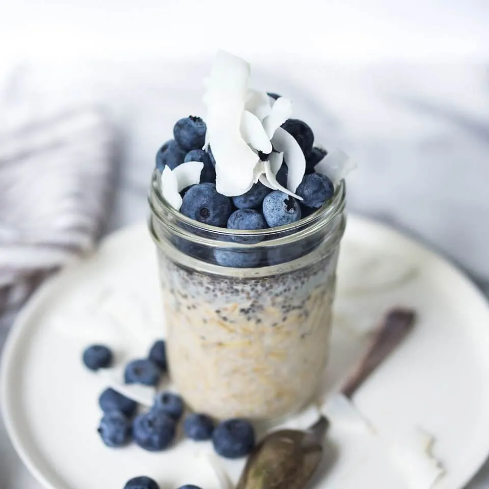 2.-Overnight-Oats-with-Chia-Seeds-and-Berries