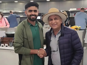 Just as former Pakistani players criticize his poor form, Indian great Bakbabar Azam